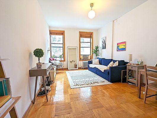 1st image of 120 W 71st St APT 5R