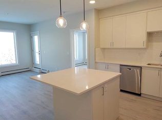 660 N Shawnee Sq SW #403, Calgary, AB T2Y2E7