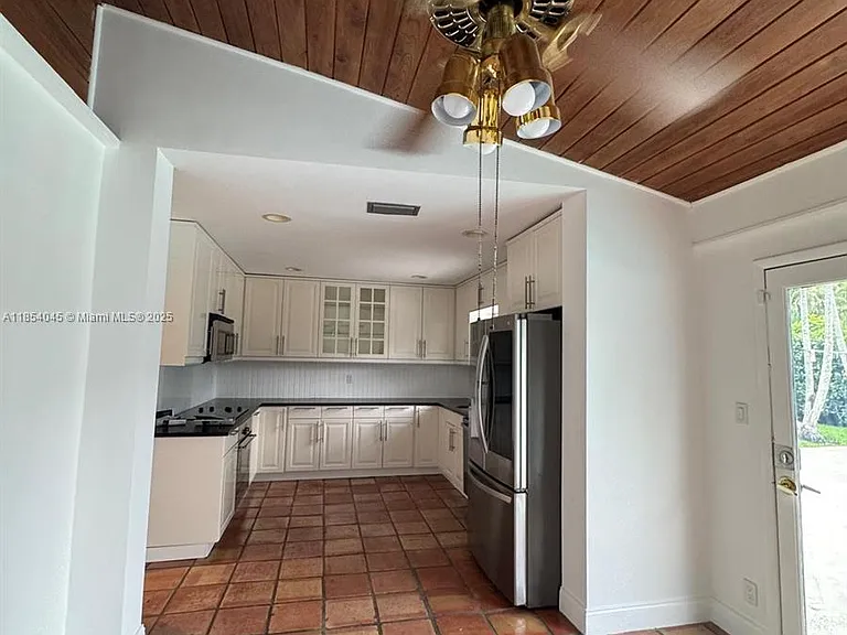 5801 SW 100th St — Photo 10