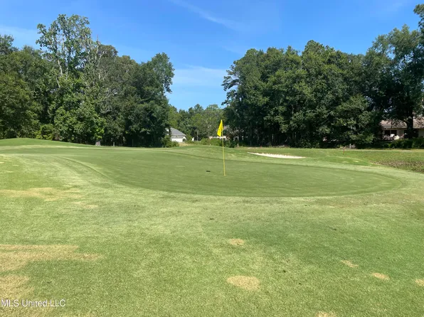 688 Auahi Pl, Diamondhead, MS 39525
