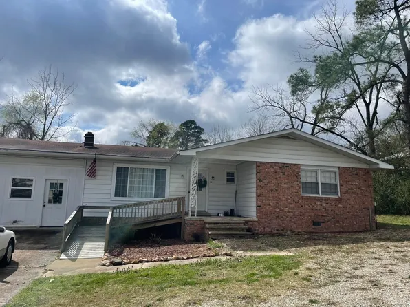 82 W Main St, Melbourne, AR 72556