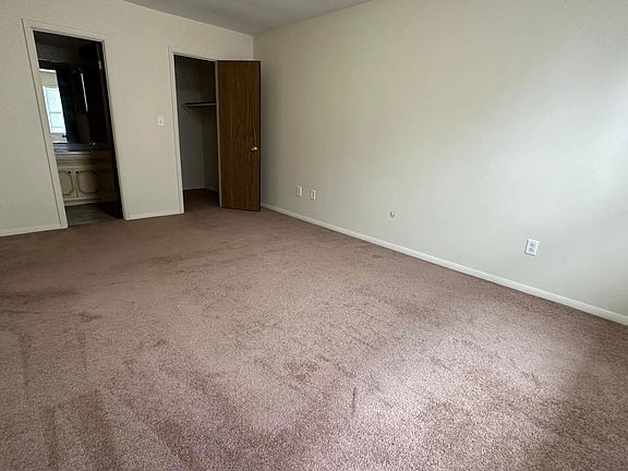 2nd image of 4313 Earl Dr #B-8