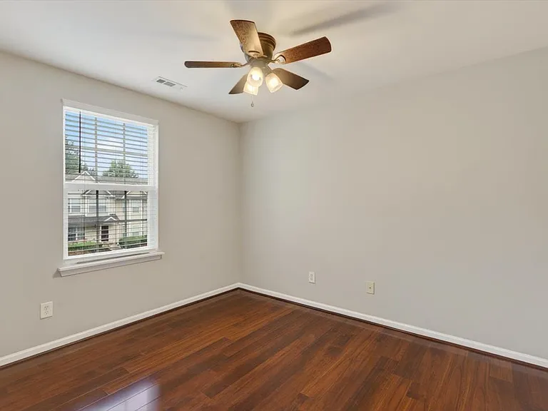 3445 Broadwick St — Photo 11