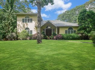 27 Brushy Neck Ln, Westhampton, NY 11977