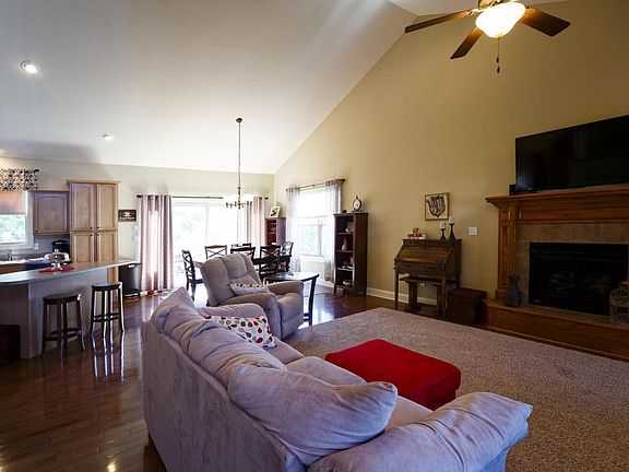 Open Layout w/ Vaulted Ceilings