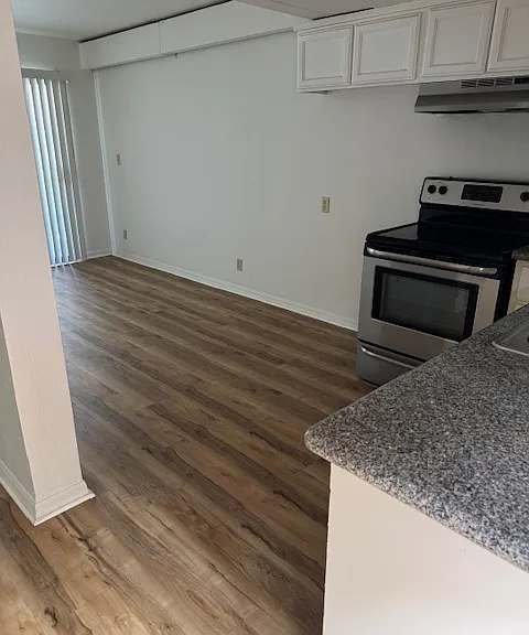 1450 Locust Ave #323 — Photo 7