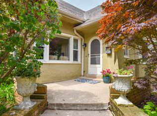 2831 N Maryland Ave, Milwaukee, WI 53211