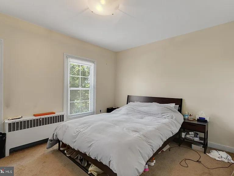 350 Green Ln #2R — Photo 4