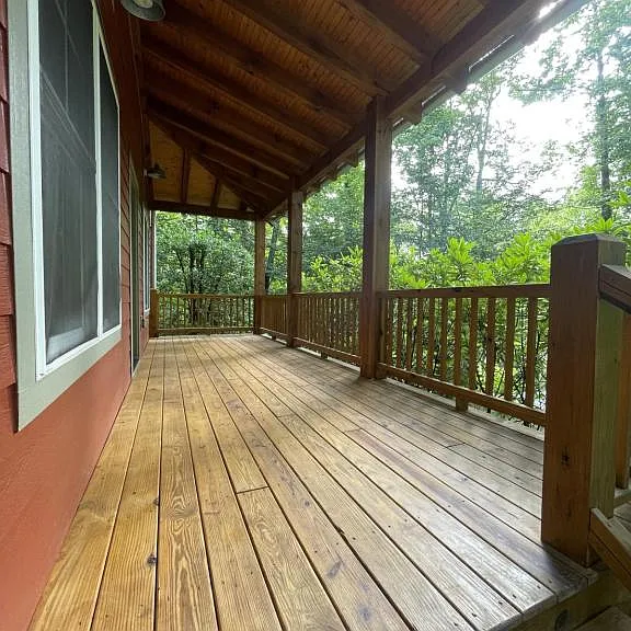 745 Poplar Ln — Photo 2