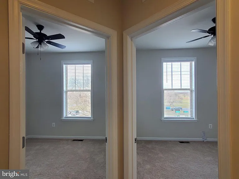304 Faversham Pl — Photo 17