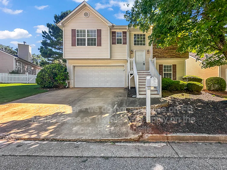 90 Greystone Cir — Photo 2