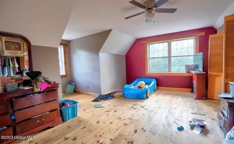 5th image of 616 Oak Hill Road