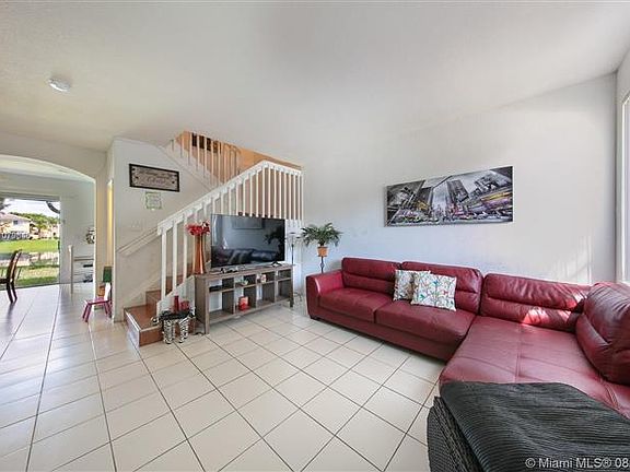 3rd image of 2734 SE 15th Pl #141