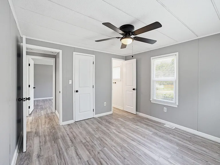 320 E Earp St — Photo 28