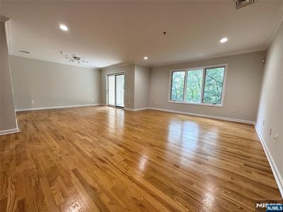 48 Legend Hills Dr, Edgewater, NJ, 07020