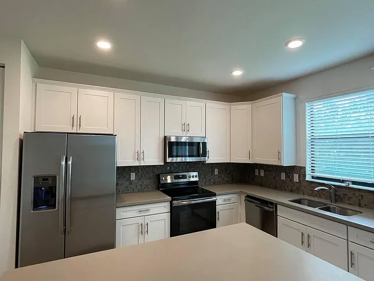 12932 Anthorne Ln — Photo 9