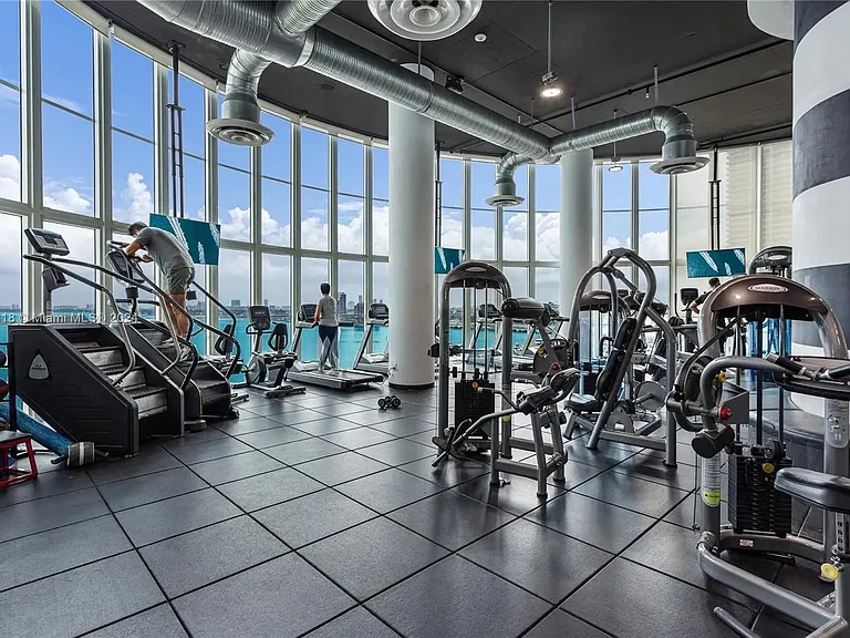 1800 N Bayshore Dr #1408 — Photo 8