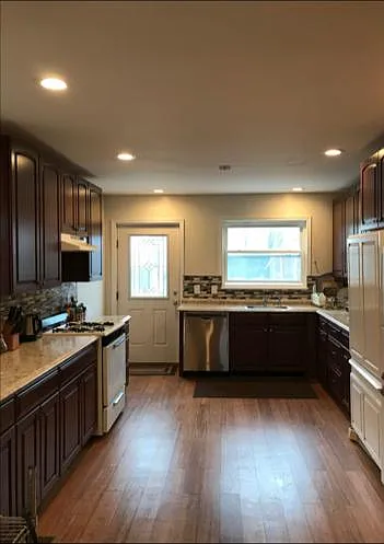 Building Photo - 655 N 37th St