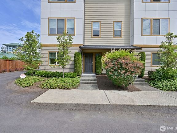 2nd image of 348 Chelan Avenue NE