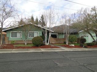 722 NW Sandy Dr, Grants Pass, OR 97526