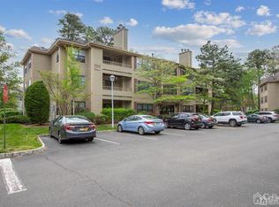 2710 Ridgefield Ct, Helmetta, NJ 08828