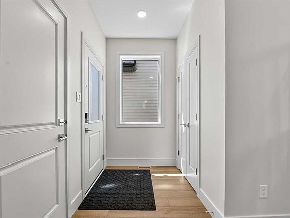 2nd image of 2526 W 44th St S