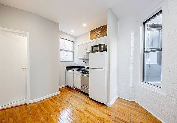 2nd image of 338 W 17th St APT 5B