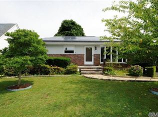 114 Meade Ave, Bethpage, NY 11714
