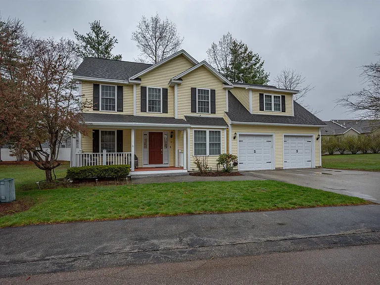 2 Lowther Pl — Photo 1