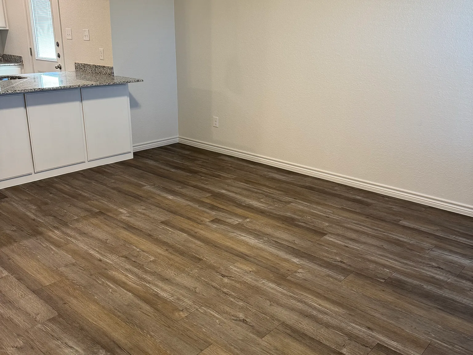 3 bed, 1300 sqft, $1,500 — Photo 3