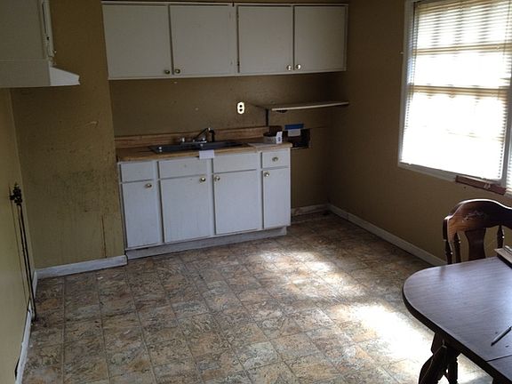 2nd image of 22 Lynwood Dr