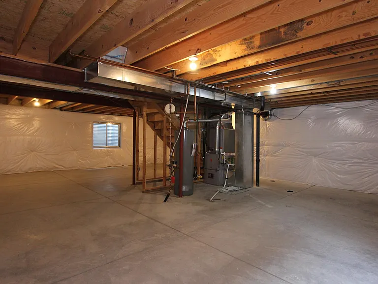 Full unfinished basement