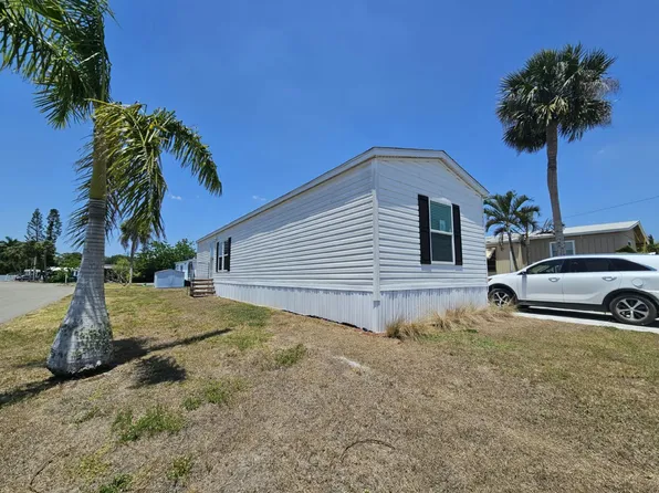 447 Suwanee Dr #2008, North Fort Myers, FL 33917