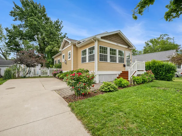 755 Indiana Ave, South Haven, MI 49090