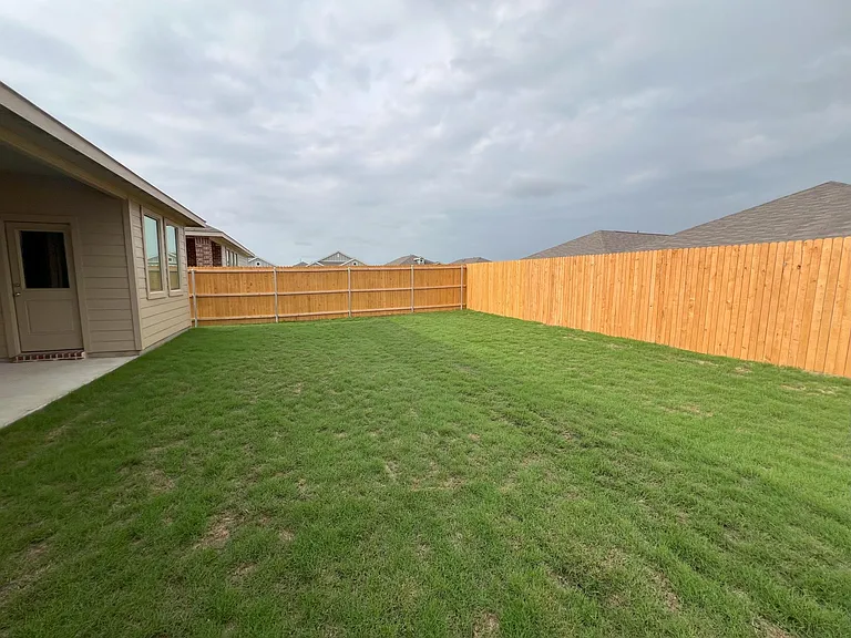 1129 Flameleaf Dr — Photo 35