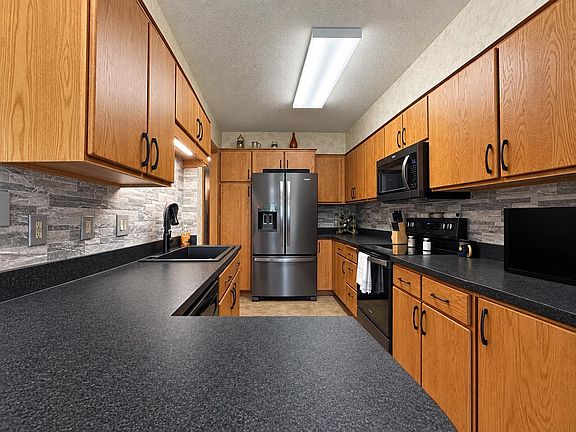 5th image of 313 E 26th St