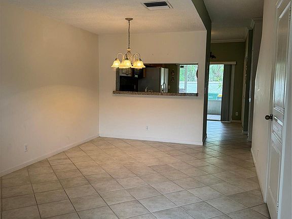 4th image of 4914 SW 31st Terrace #8