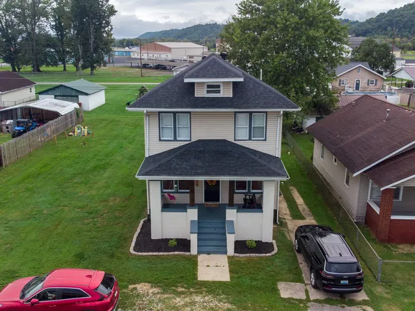 324 4th Ave, Worthington, KY 41183