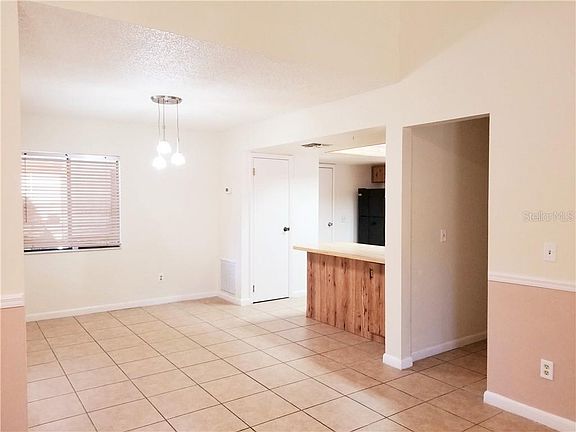 4th image of 710 Castlewood Dr