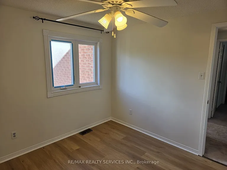 211 Ponymeadow Ter — Photo 24