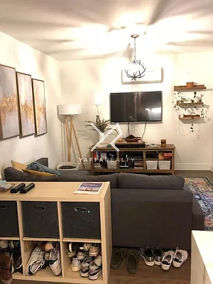 Rented by Yaffa Realty LLC | media 26