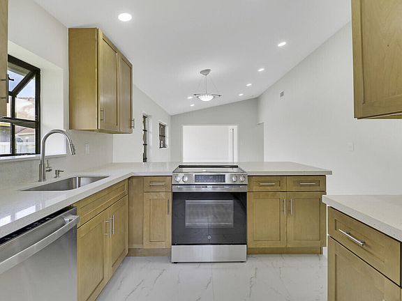 3rd image of 8157 Springtree Road