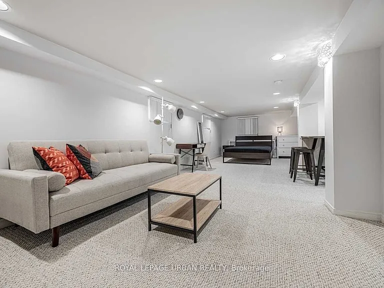 377 Mortimer Ave #BASEMENT — Photo 11