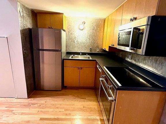 4th image of 461 2nd St APT C116