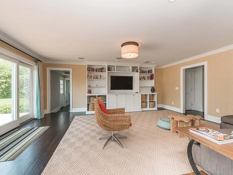 20 Millfarm Ln — Photo 11