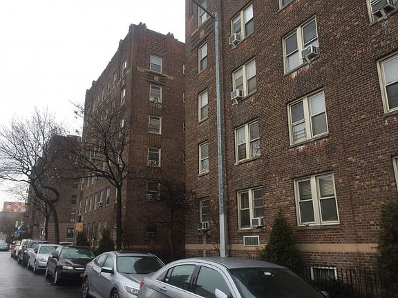 3rd image of 4810 43rd Ave #4C