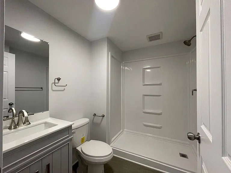 852 Lafayette Ave NE — Photo 11