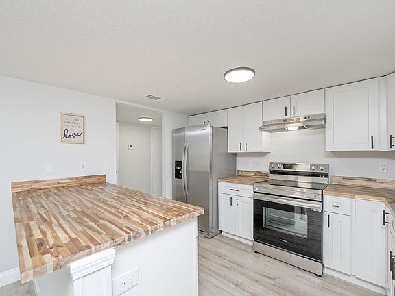 5th image of 1840 Whispering Oaks Ln