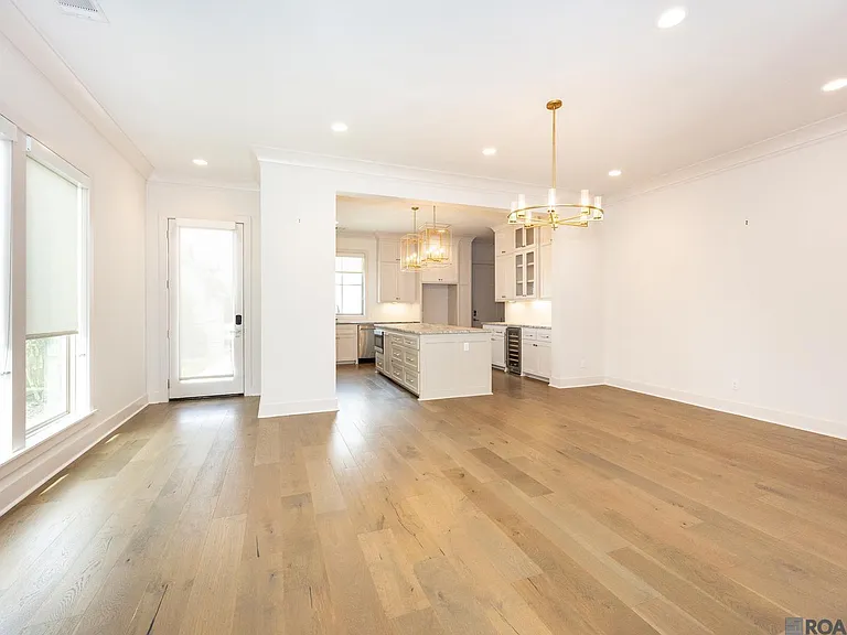 8543 Landau Dr — Photo 6