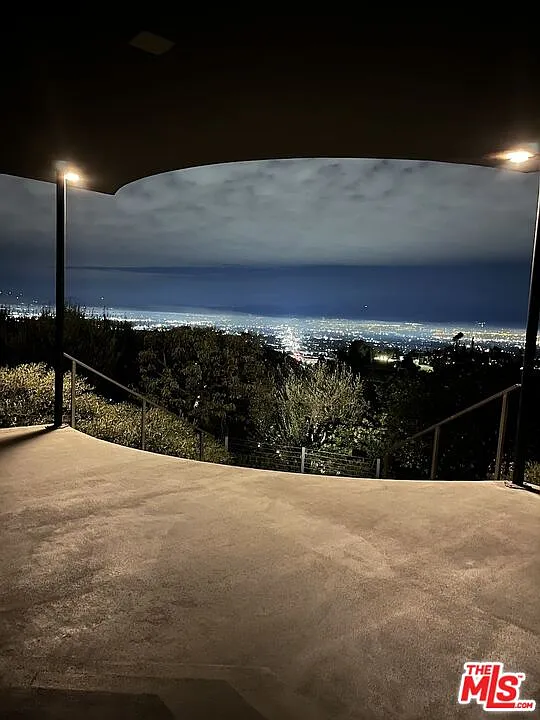 14513 Mulholland Dr